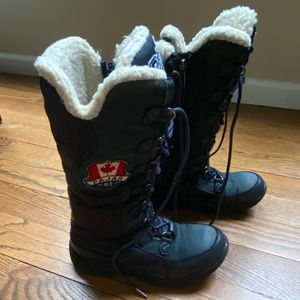 Pajar big kid snow boot side zip euro size 37